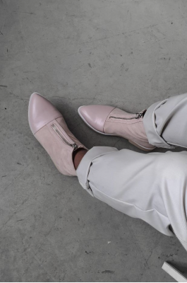 Ботинки нежно-розового цвета